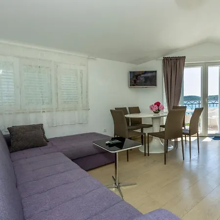 La Mirage Apartment