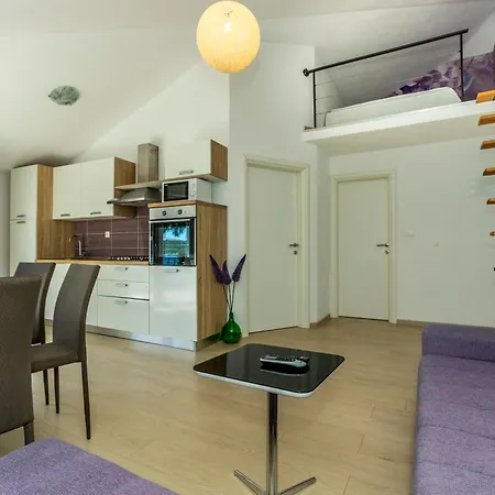 Apartment La Mirage Pirovac