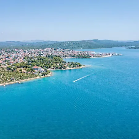 La Mirage Apartment *