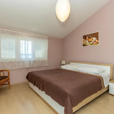 La Mirage Apartment Pirovac