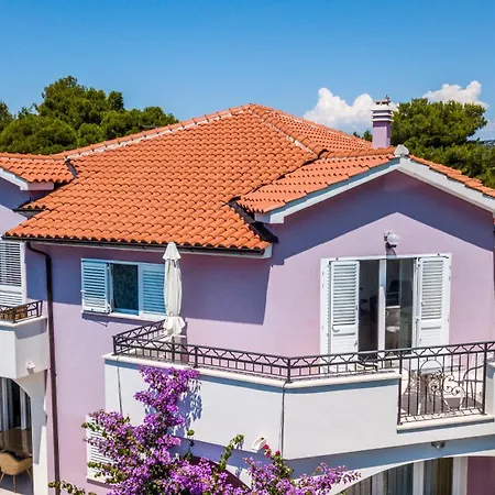 La Mirage Apartment Pirovac