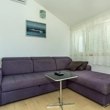 Apartment La Mirage Pirovac